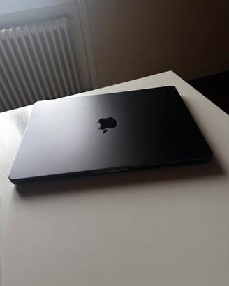 MacBook Pro 14 - Apple M3 Pro chip c, 18 ssd 1 TB