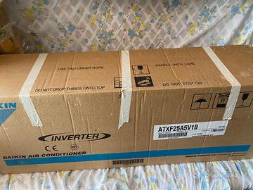 SOLO Split Daikin atxf25a usato pochi giorni