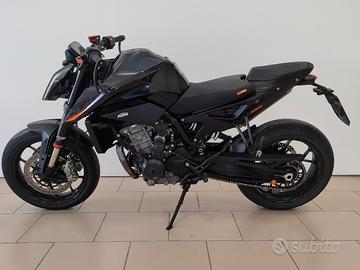 KTM 890 Duke con Akrapovic - 2022