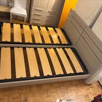 Coppia di Letti Singoli a Doghe