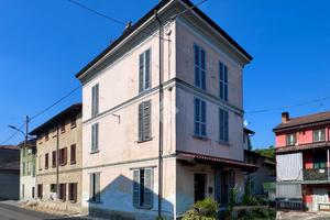 CASA SEMINDIPENDENTE A CIGOGNOLA