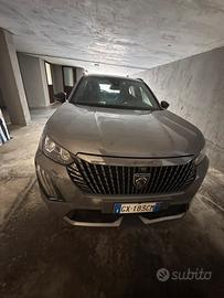 Peugeot 2008 EAT8 2024 come nuova certificati
