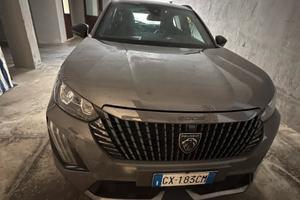 Peugeot 2008 EAT8 2024 come nuova certificati