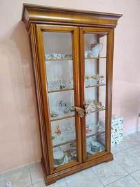 Set Sala da Pranzo: Vetrinetta, tavolo e sei sedie