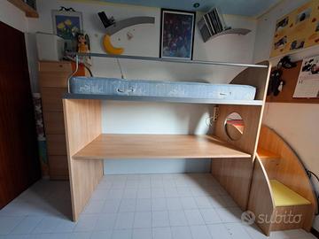 Letto a soppalco con  scrivania