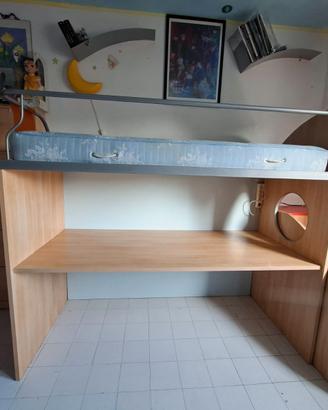Letto a soppalco con  scrivania