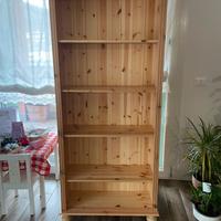 scaffalatura in legno massiccio