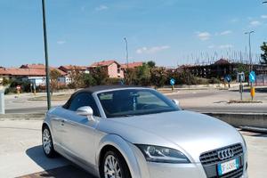 Audi TT cabrio 8J roadster tagliandata