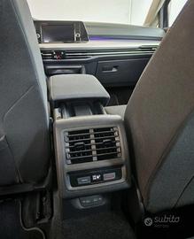 VOLKSWAGEN GOLF 8