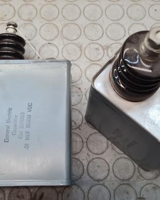 2 condensatori General Electric USA