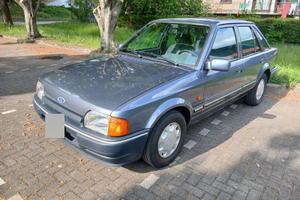 Ford Escort 1.400 green