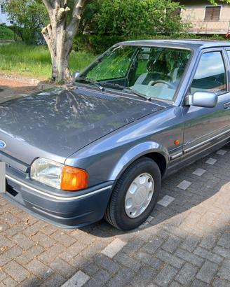 Ford Escort 1.400 green