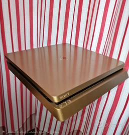 PlayStation 4 Limited Edition GOLD🌟💛