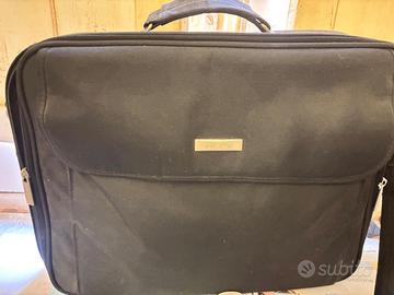 PC portatile 15,6” + Cavo di ricarica ASUS F540S