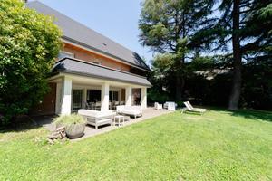 Villa di 835 m² con più di 5 locali e box auto dop