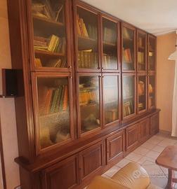 Libreria in legno massello su misura