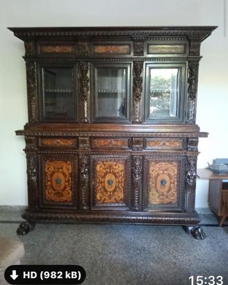 credenza rinascimentale