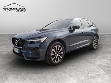 VOLVO XC60 II 2022 - XC60 2.0 b4 Plus Dark auto