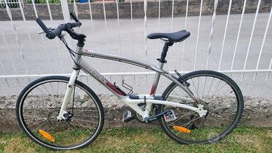 Bicicletta  ibrida decathlon