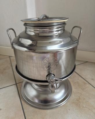 Contenitore in acciaio per olio