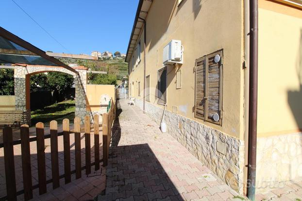 3 LOCALI A AGROPOLI