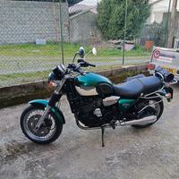 Triumph TT900 Legend