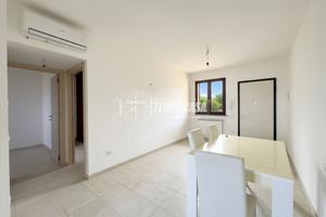 Appartamento con ingresso indipendente e vista mar