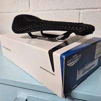 Sella San Marco Short fit 2.0 open fit 3D Carbonfx