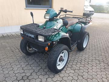 Quad Polaris 400 4x4 Xplorer con lama neve