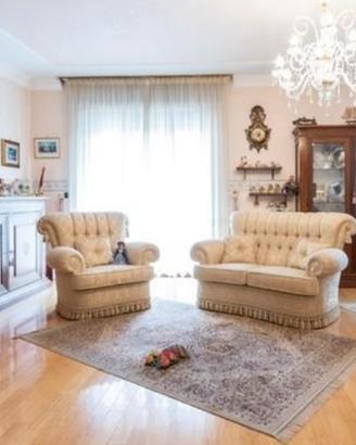 Divano / poltrona/ salotto/ tappeto