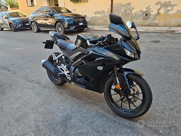 Yamaha YZF R125 R 125 BLK UNI