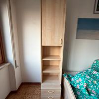 Mobile libreria / colonna in legno con cassetti
