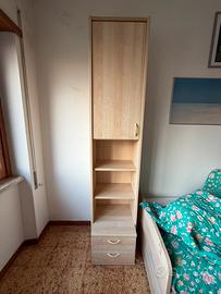 Mobile libreria / colonna in legno con cassetti