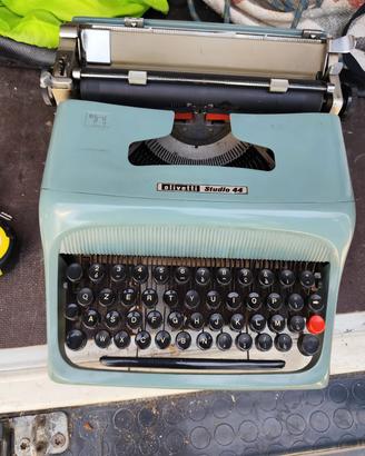 Olivetti studio 44