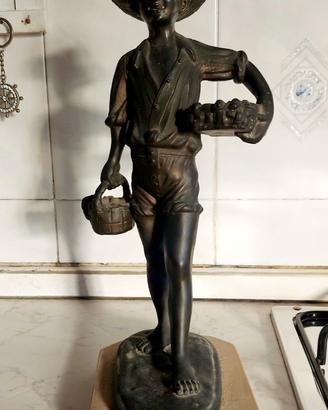Statua antica anni 60, perfetta da collezione.