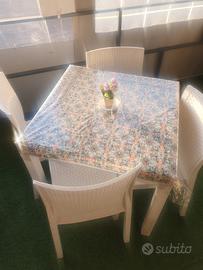 tavolo e sedie 