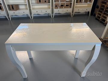 Tavolino laccato bianco
