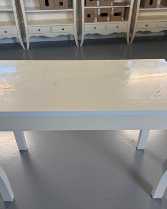 Tavolino laccato bianco
