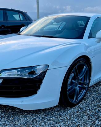 Audi R8 4.2 V8 420 cv