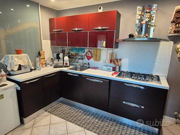 Cucina completa di elettrodomestici 