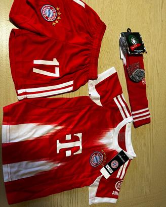 Completo calcio bambino 16 mesi Bayern monaco