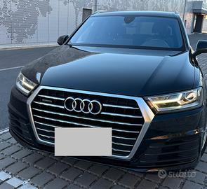 AUDI Q7 3.0 TDI S-LINE -