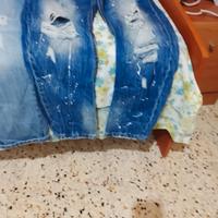 3 paia di jeans uno strappato in buone condizioni 