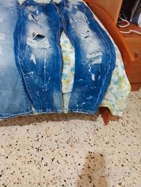 3 paia di jeans uno strappato in buone condizioni 