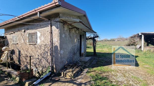 Genazzano, terreno con rustico