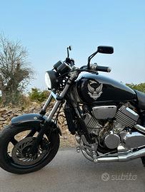 Honda VF magna 750