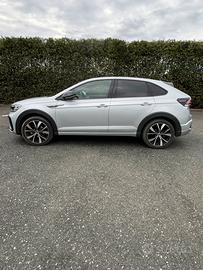 Taigo R Line 2023 color grigio metallizzato