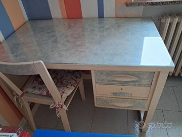 scrivania + sedia 