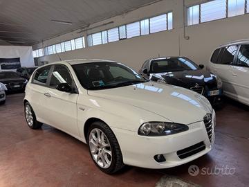 Alfa Romeo 147 1.6 twin spark Black Line GPL