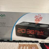 Orologio con radio FM Oregon Scientific